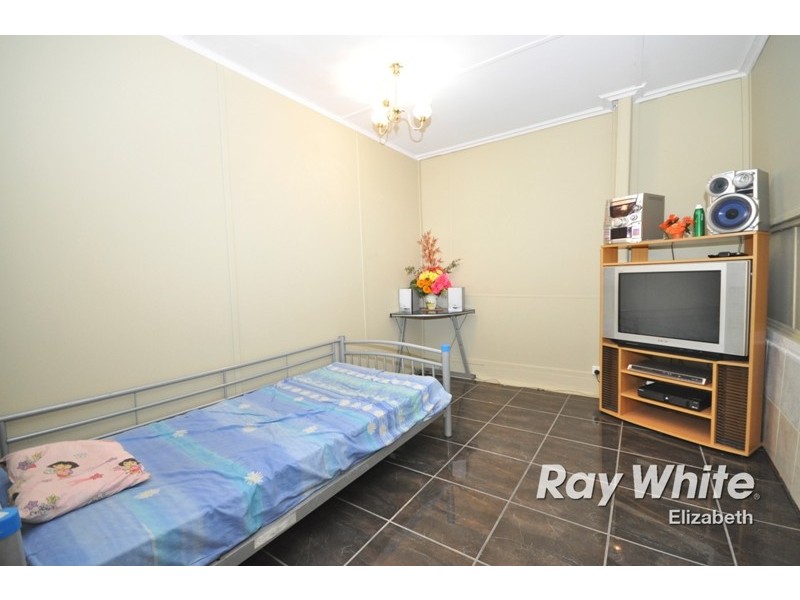 18 Halsey Road, Elizabeth East SA 5112