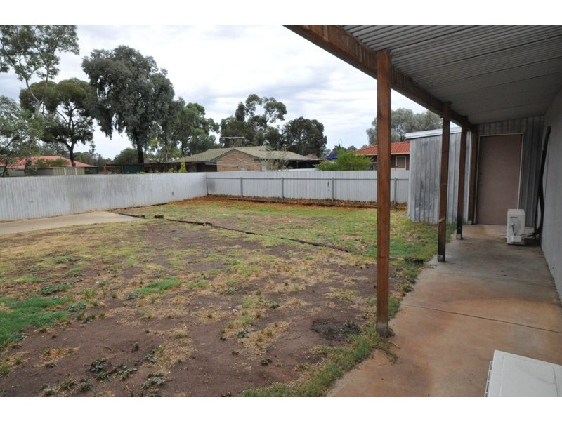 2 Tulip Court, Parafield Gardens SA 5107