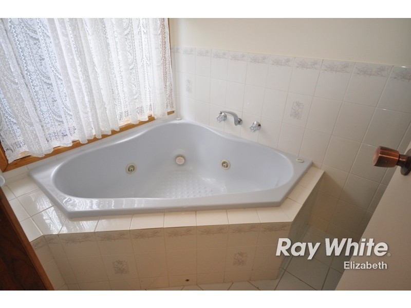 9 Chesterfield Walk, Hillbank SA 5112