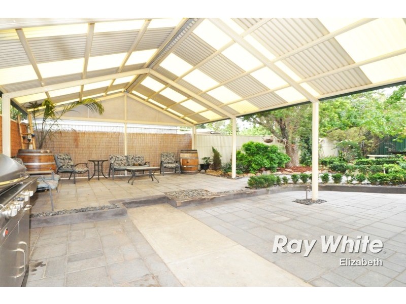 13 Parachilna Court, Smithfield SA 5114