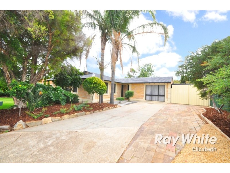13 Parachilna Court, Smithfield SA 5114