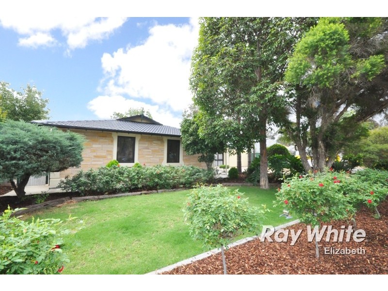 13 Parachilna Court, Smithfield SA 5114