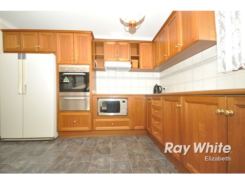 13 Parachilna Court, Smithfield SA 5114