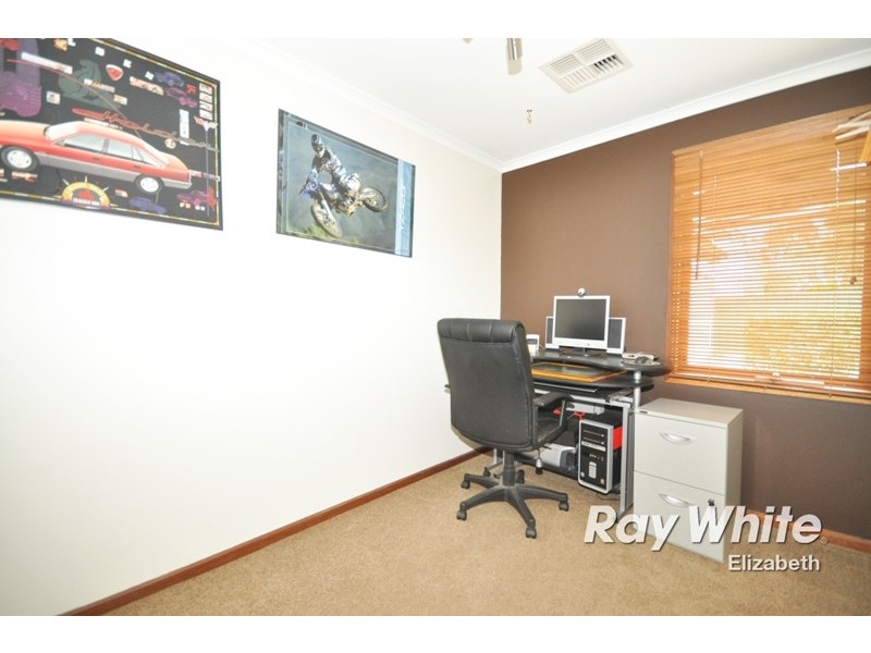 13 Parachilna Court, Smithfield SA 5114