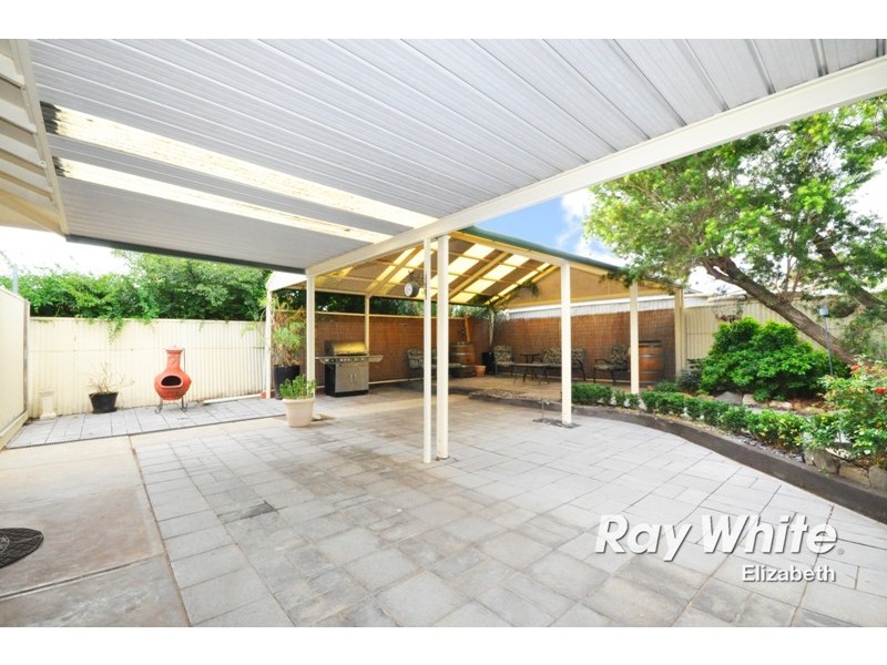 13 Parachilna Court, Smithfield SA 5114