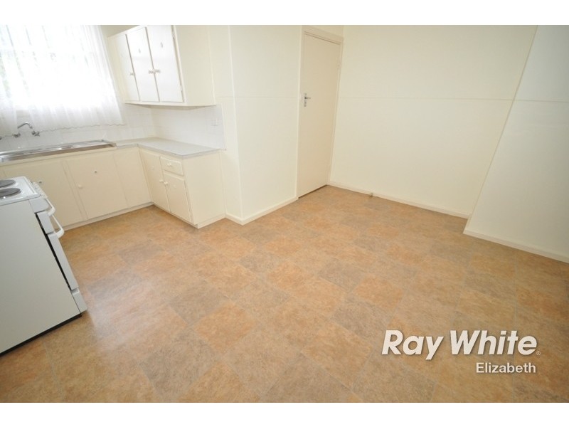 12 Grateley Street, Elizabeth Grove SA 5112