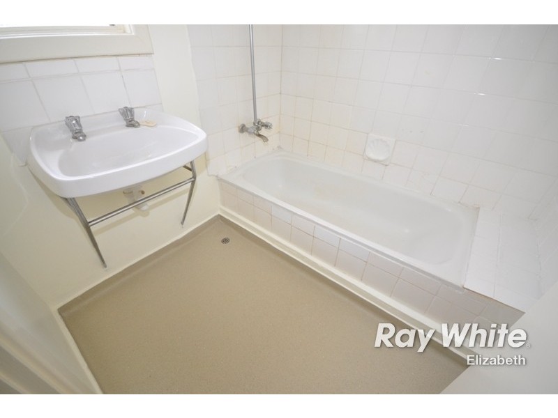 12 Grateley Street, Elizabeth Grove SA 5112