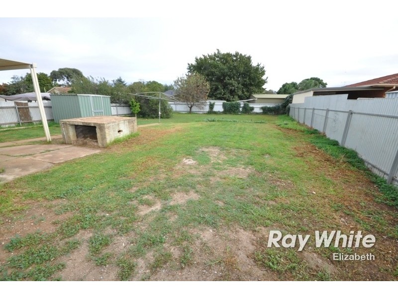 12 Grateley Street, Elizabeth Grove SA 5112