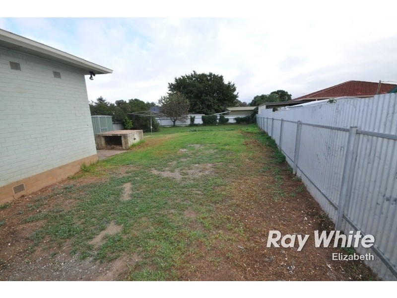 12 Grateley Street, Elizabeth Grove SA 5112