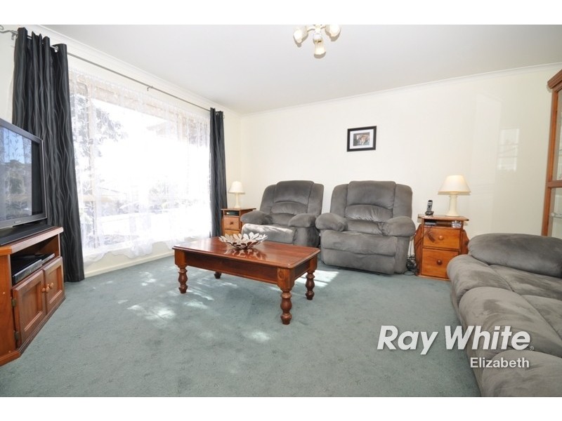 17 Grenadier Grove, Gulfview Heights SA 5096