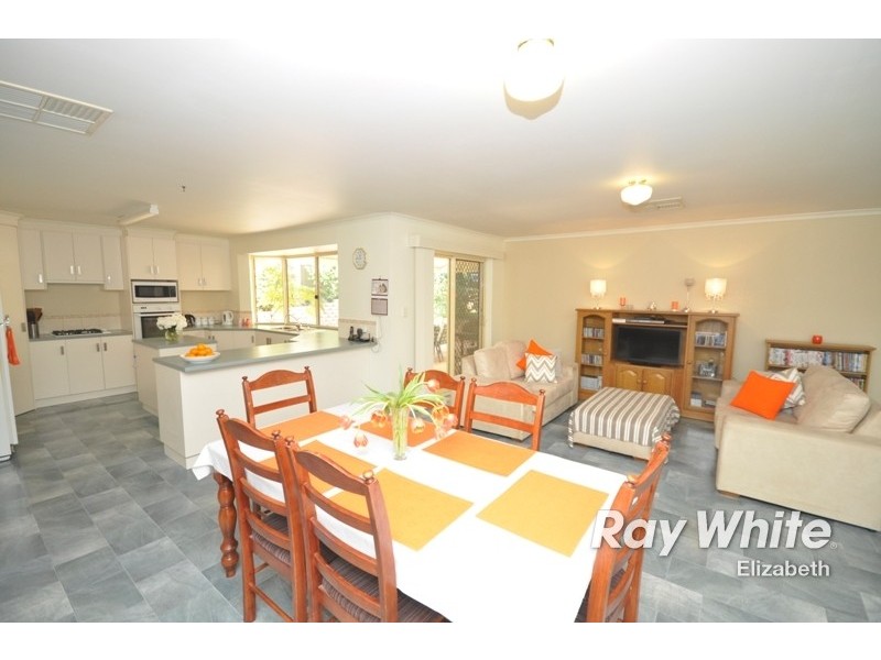 17 Grenadier Grove, Gulfview Heights SA 5096