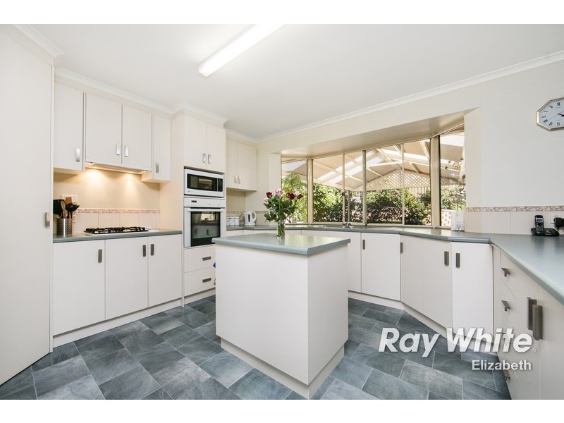 17 Grenadier Grove, Gulfview Heights SA 5096