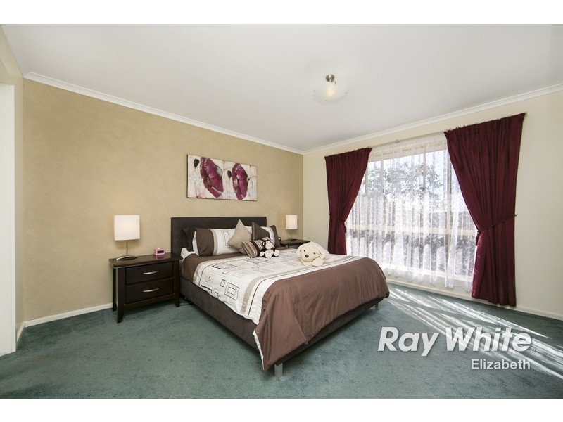 17 Grenadier Grove, Gulfview Heights SA 5096