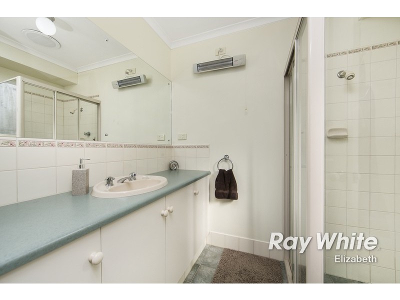 17 Grenadier Grove, Gulfview Heights SA 5096