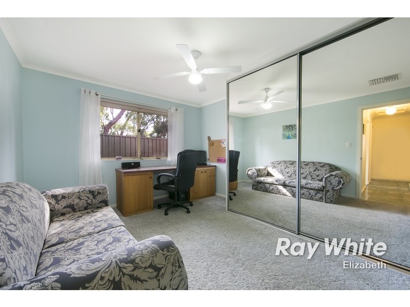 17 Grenadier Grove, Gulfview Heights SA 5096