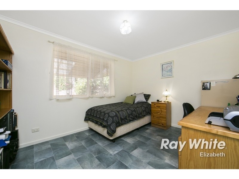 17 Grenadier Grove, Gulfview Heights SA 5096