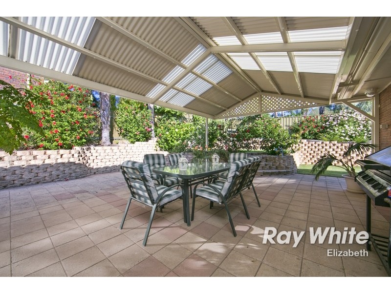 17 Grenadier Grove, Gulfview Heights SA 5096