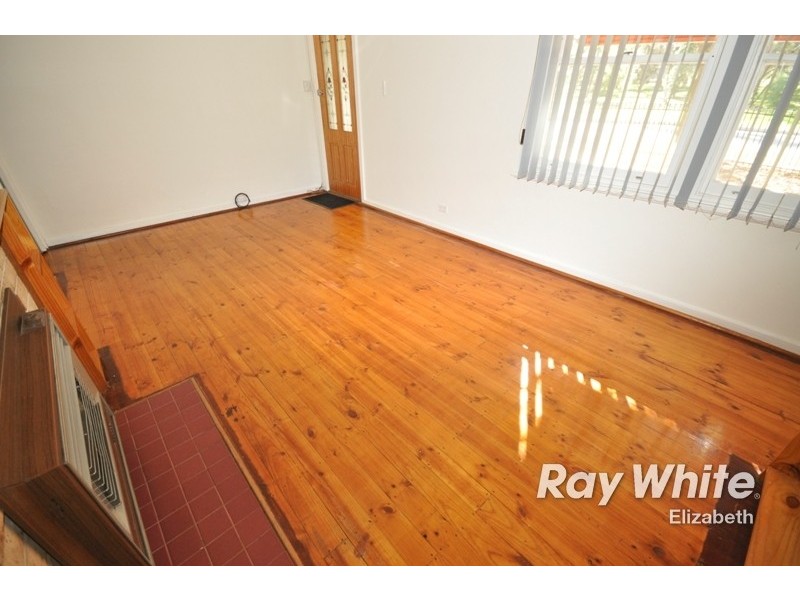 8 Burley Road, Elizabeth Vale SA 5112