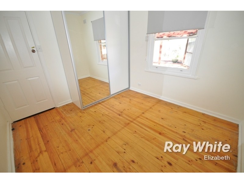 8 Burley Road, Elizabeth Vale SA 5112