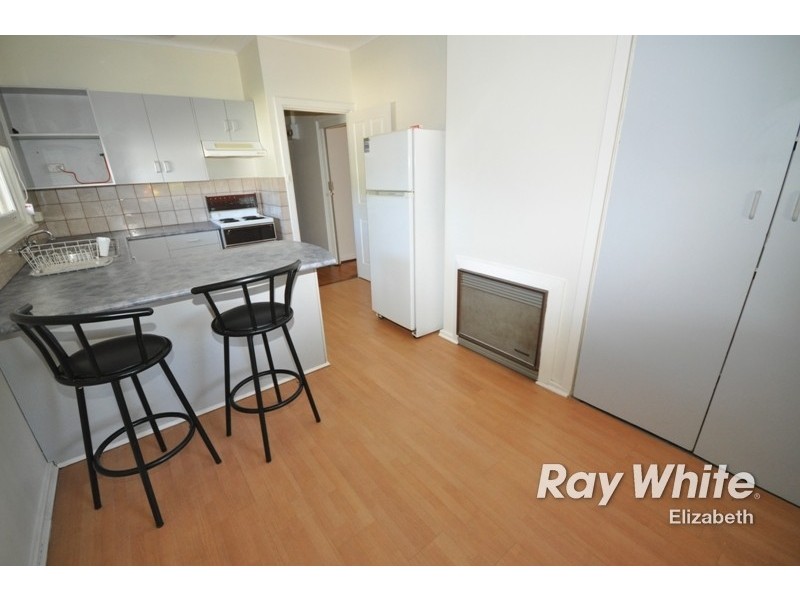 8 Burley Road, Elizabeth Vale SA 5112