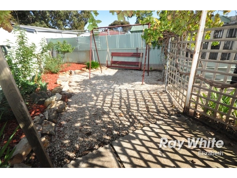 8 Burley Road, Elizabeth Vale SA 5112