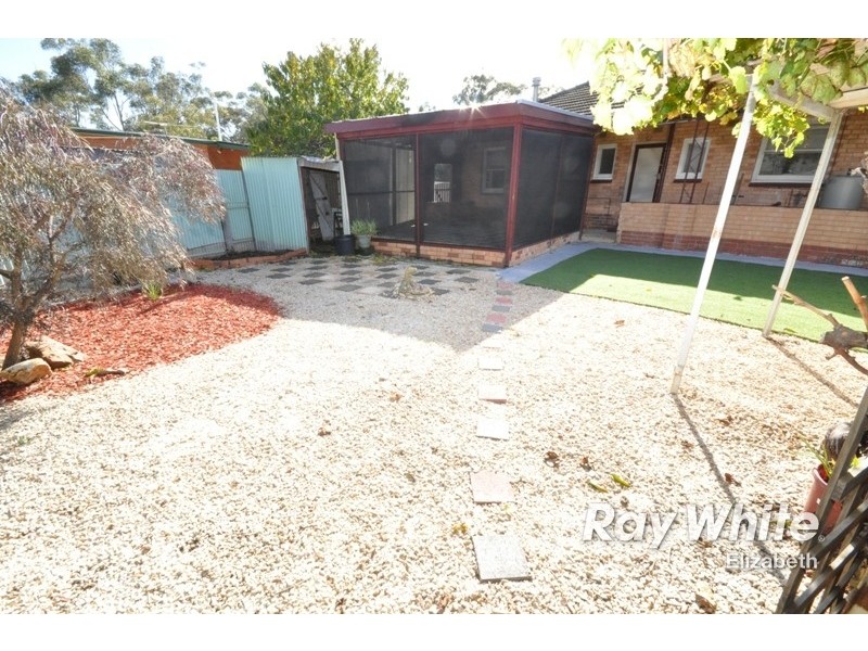 8 Burley Road, Elizabeth Vale SA 5112