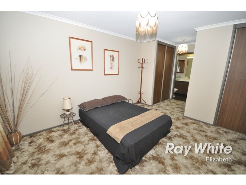 33 Damian Drive, Salisbury Heights SA 5109