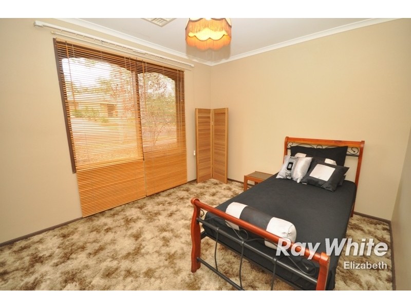 33 Damian Drive, Salisbury Heights SA 5109