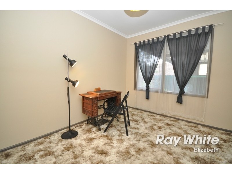 33 Damian Drive, Salisbury Heights SA 5109