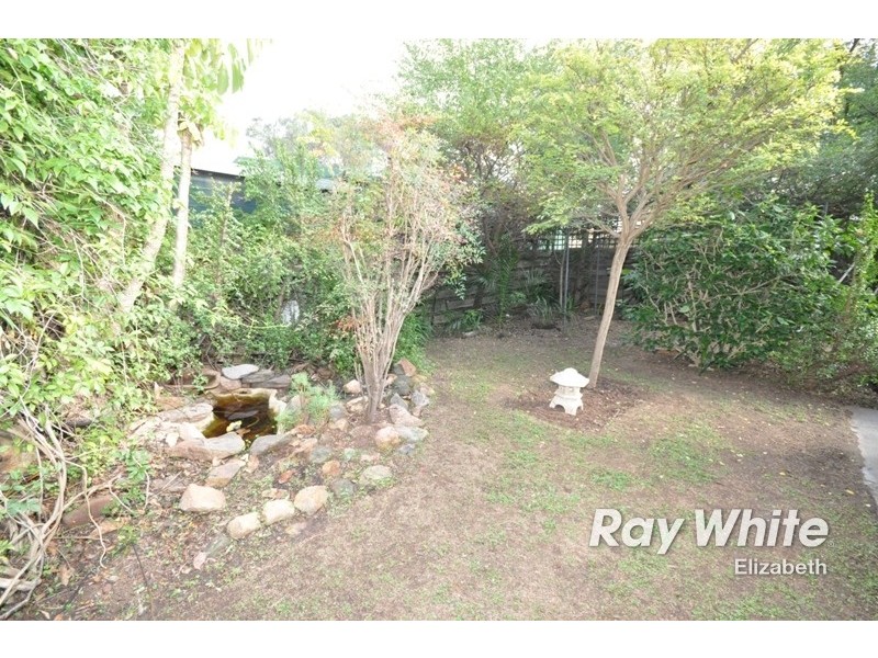 33 Damian Drive, Salisbury Heights SA 5109