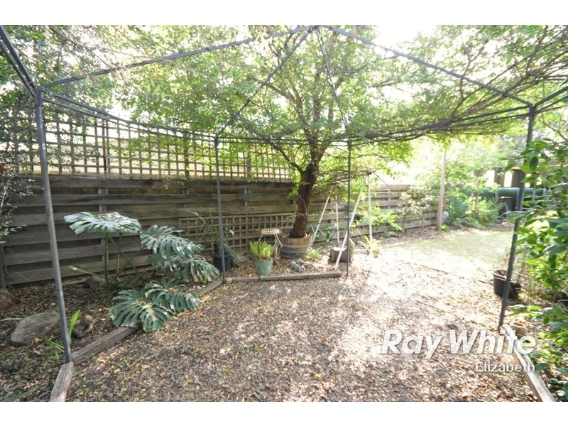 33 Damian Drive, Salisbury Heights SA 5109