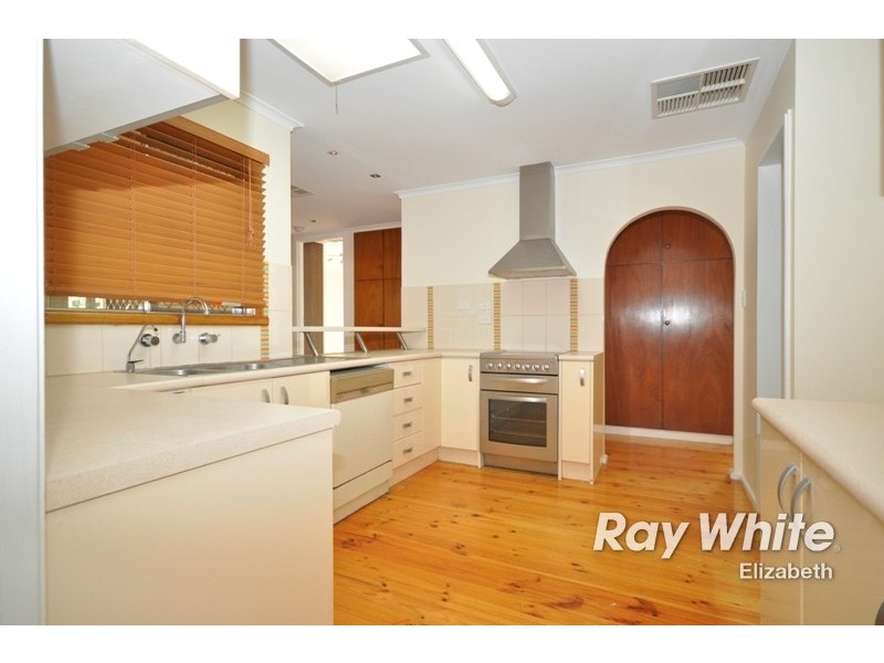 6 Earl Avenue, Salisbury East SA 5109