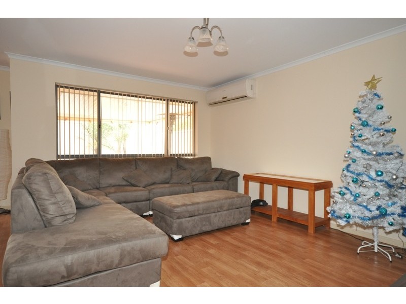 11 Strathmore Avenue, Smithfield SA 5114