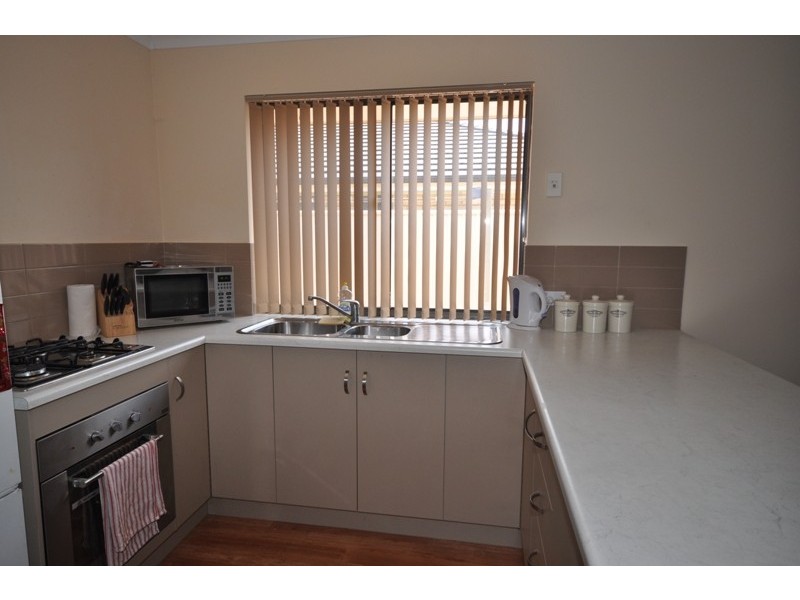 11 Strathmore Avenue, Smithfield SA 5114