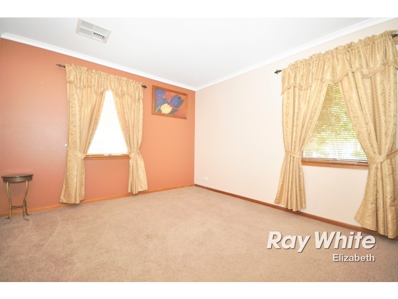 13 Parachilna Ct, Smithfield SA 5114