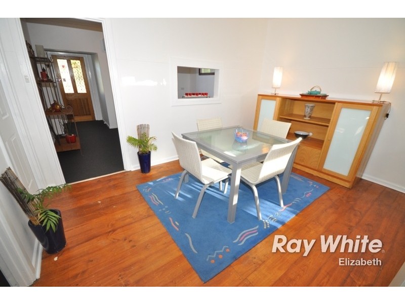 4 Jeffries Street, Elizabeth South SA 5112