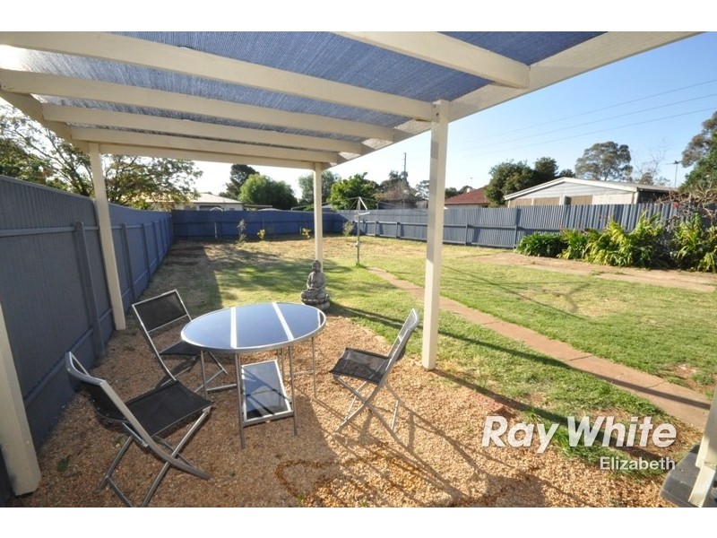 4 Jeffries Street, Elizabeth South SA 5112