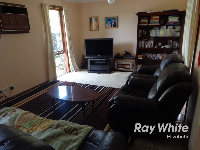 9 Paginton Crescent, Elizabeth East SA 5112