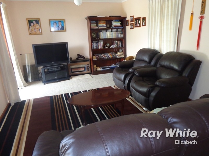 9 Paginton Crescent, Elizabeth East SA 5112