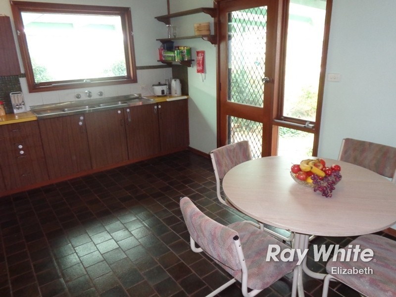 9 Paginton Crescent, Elizabeth East SA 5112