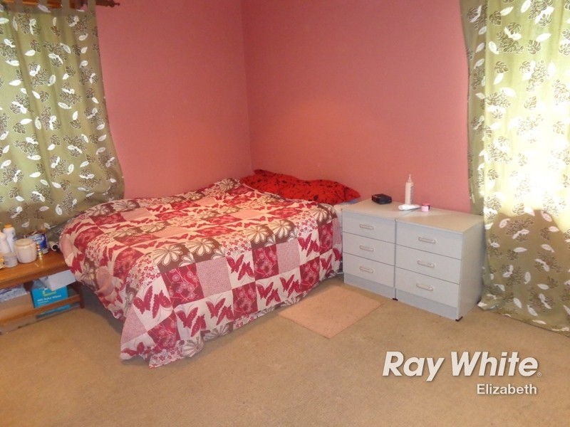 9 Paginton Crescent, Elizabeth East SA 5112