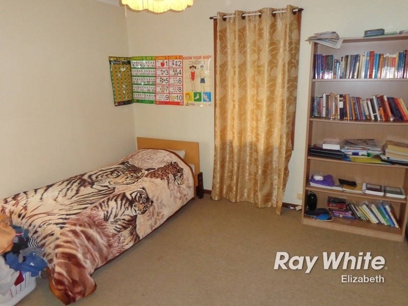 9 Paginton Crescent, Elizabeth East SA 5112