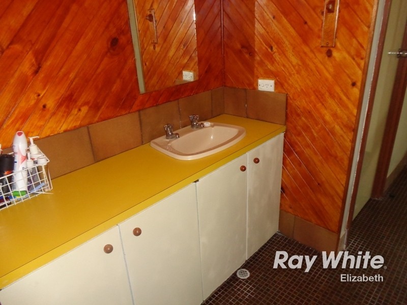 9 Paginton Crescent, Elizabeth East SA 5112