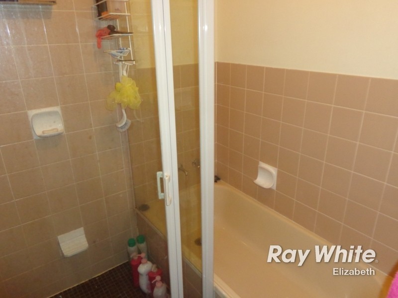 9 Paginton Crescent, Elizabeth East SA 5112