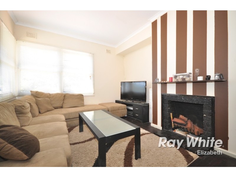 14 Andrews Road, Elizabeth Downs SA 5113
