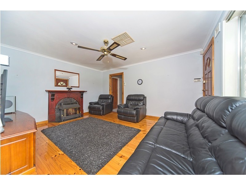 140 McKenzie Rd, Elizabeth Downs SA 5113