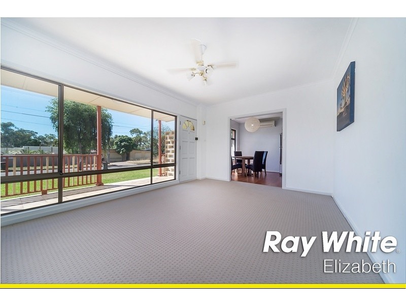 12 Lorna Road, Para Hills SA 5096