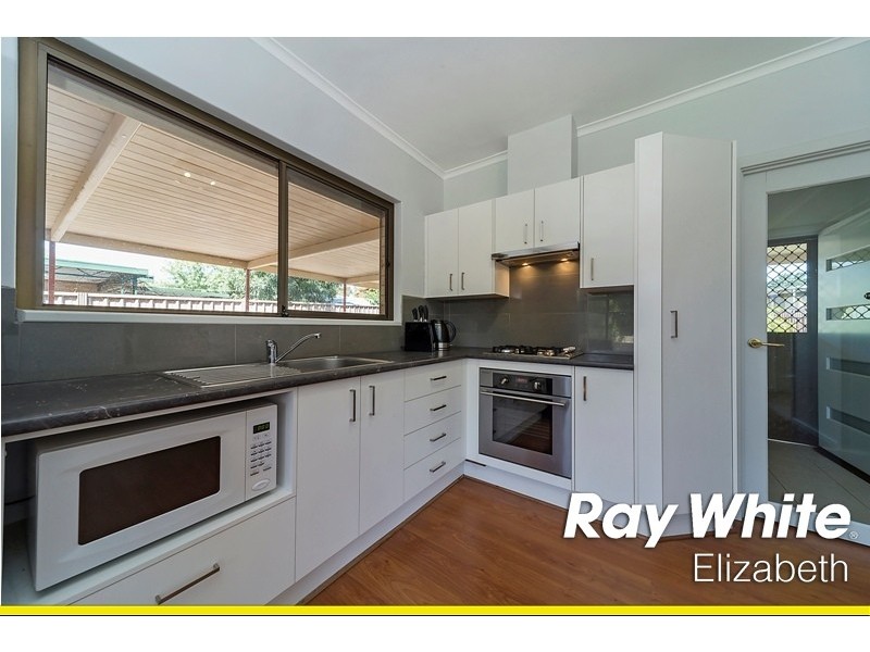 12 Lorna Road, Para Hills SA 5096