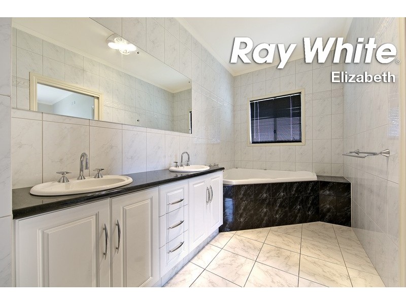 23 Glanville Crescent, Gulfview Heights SA 5096