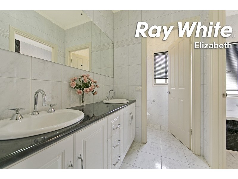 23 Glanville Crescent, Gulfview Heights SA 5096